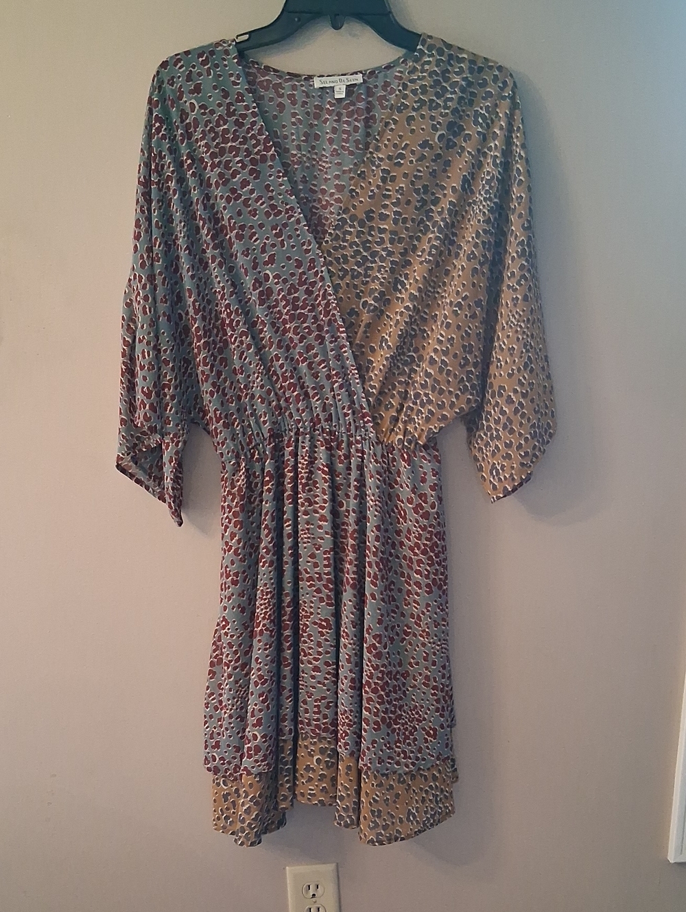 See And Be Seen Size Small Dress